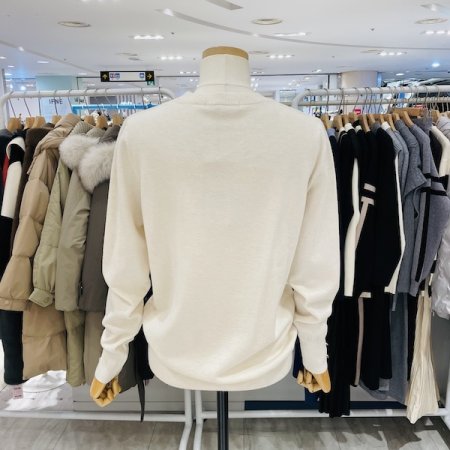 소매 금장 단추 니트