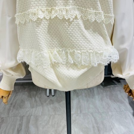 큐빅 삼단 레이스 니트