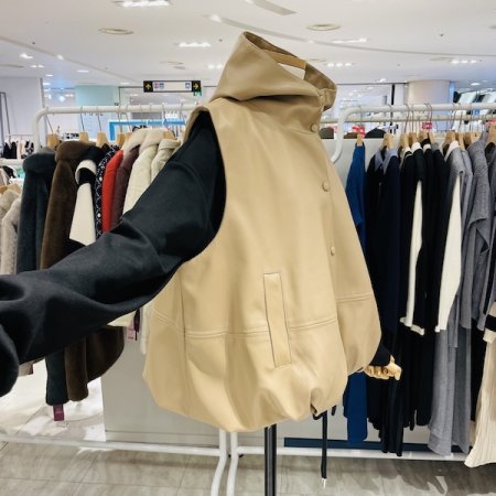 후드 밑단 벌룬 가죽 베스트
