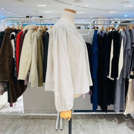 라운드 셔링 블라우스