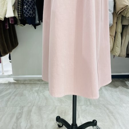 투핀턱 뒷밴딩 벨트 스커트