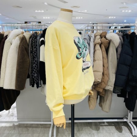 럭키 긴팔 맨투맨