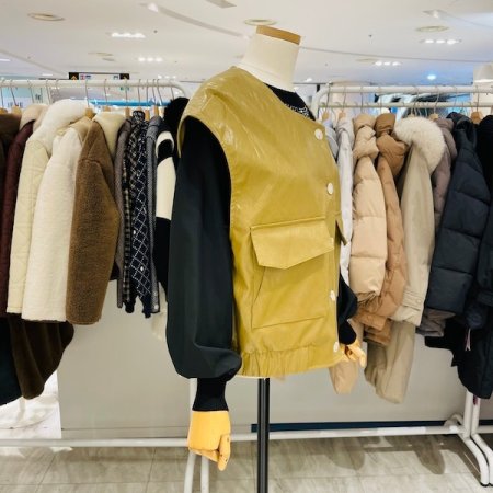플랩 포켓 노카라 가죽 베스트