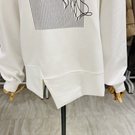 밑단 컷팅 라운드티셔츠