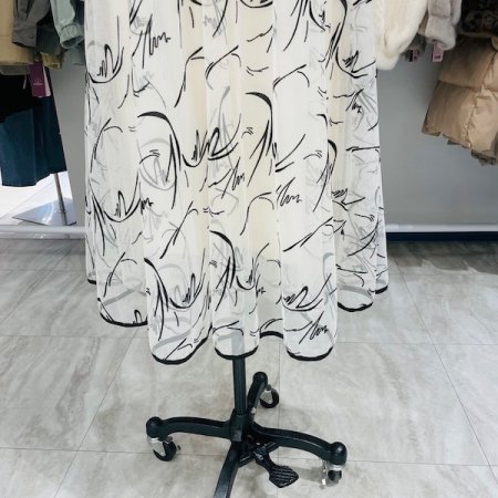 베일 레터링 스커트