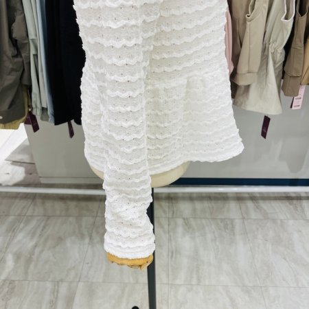 겹 레이스 V넥 블라우스