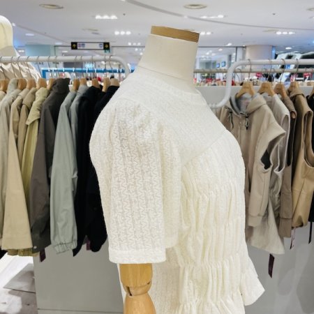 주름 4단 블라우스