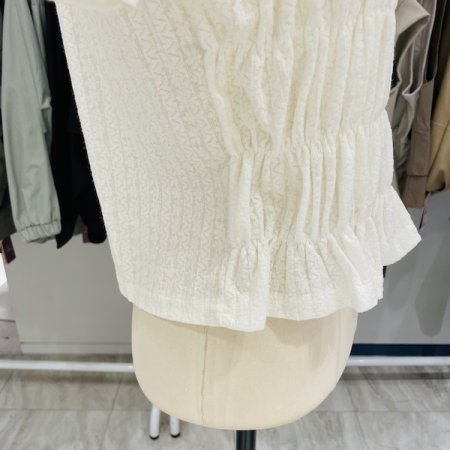 주름 4단 블라우스