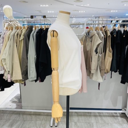 쓰리 브이넥 민소매 니트