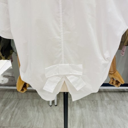 백 포인트 빅리본 티셔츠