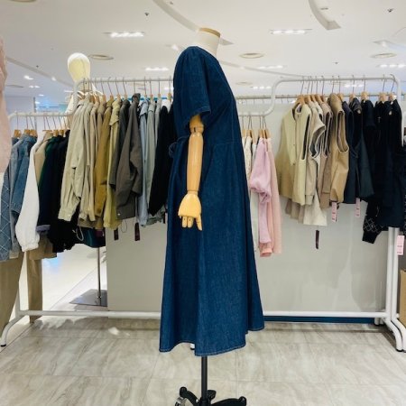 뒷단추 데님 원피스