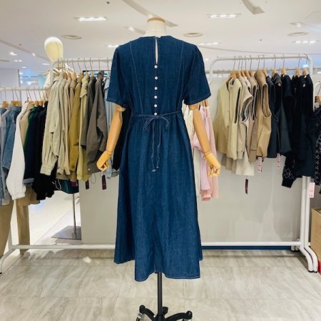 뒷단추 데님 원피스