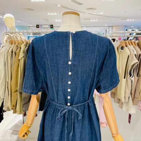 뒷단추 데님 원피스