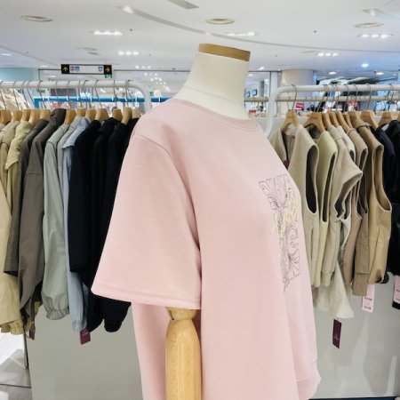 러블리 비즈 라운드티셔츠