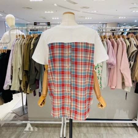 체크 뒷단추 티셔츠