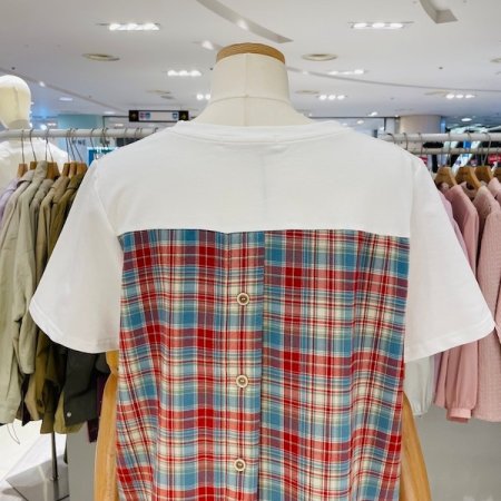 체크 뒷단추 티셔츠