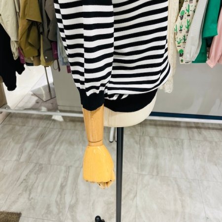 스트라이프 후드 니트