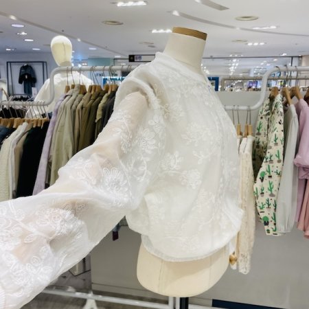 시스루 플라워 자수 점퍼