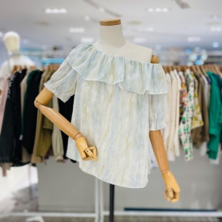 오프 숄더 프릴 수채화 블라우스