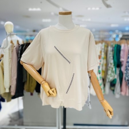 지그재그 스티치 반팔티셔츠