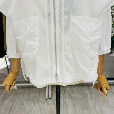 앞 포켓 배색 후드 조끼