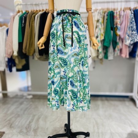 블랙끈 포인트 나염 스커트