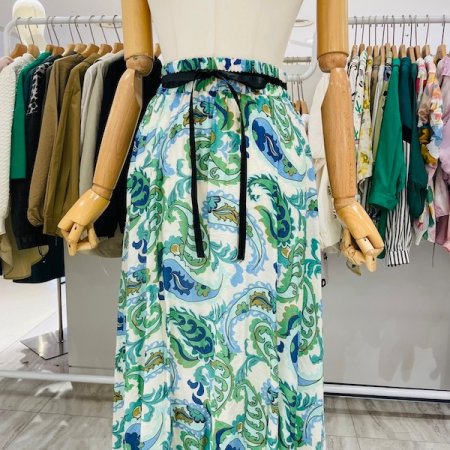 블랙끈 포인트 나염 스커트