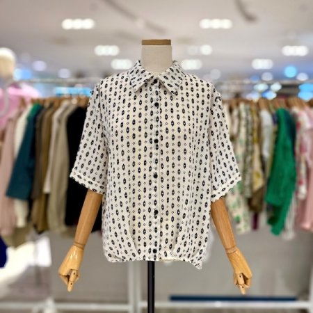 밑단 핀턱 나염 셔츠