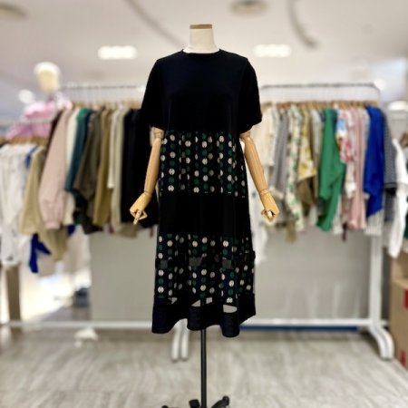 밑단 시스루 원피스