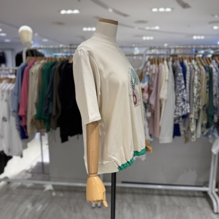 뒷단추 반밴딩 티셔츠