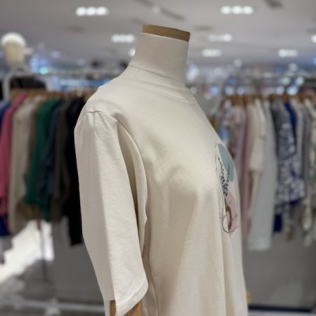 뒷단추 반밴딩 티셔츠