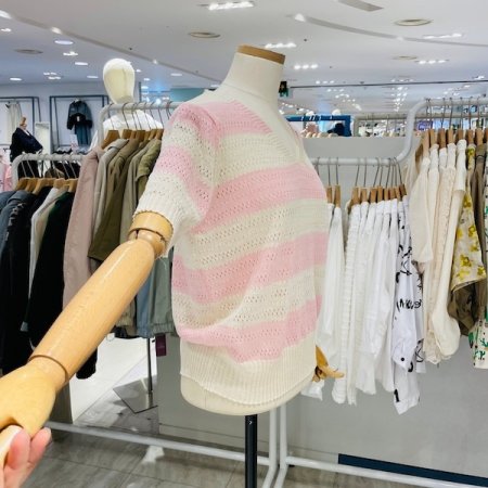 스트라이프 V넥 니트