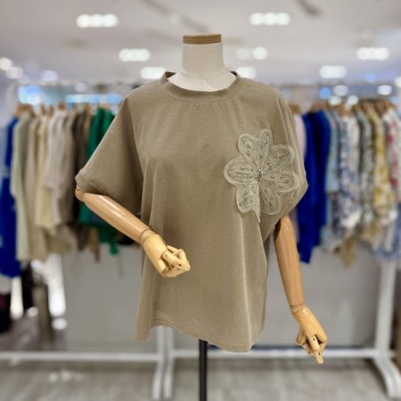 비즈 플라워 티셔츠