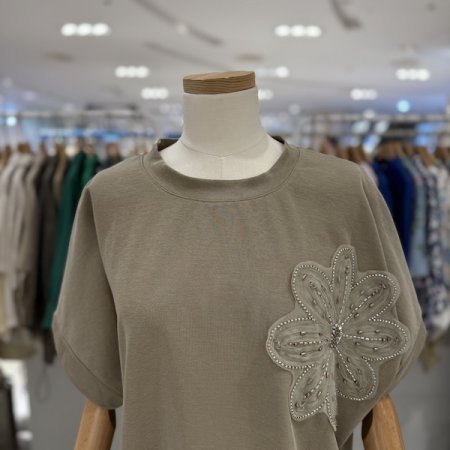 비즈 플라워 티셔츠