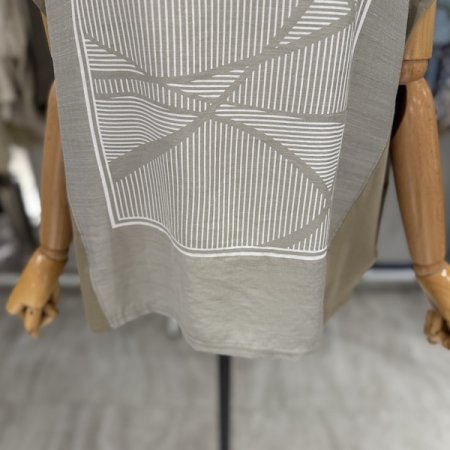 큰사각 라운드 티셔츠