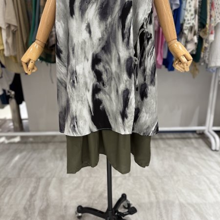 스퀘어 나염 민소매 원피스