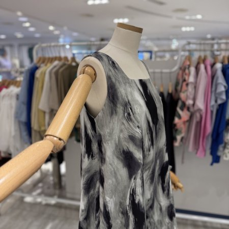 스퀘어 나염 민소매 원피스