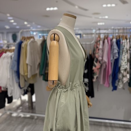 바스락 V넥 셔링 원피스