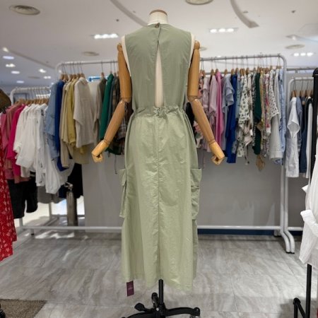 바스락 V넥 셔링 원피스