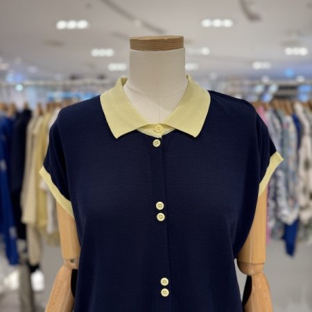 카라 배색 니트