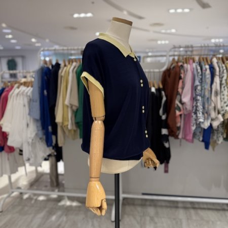 카라 배색 니트