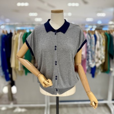 카라 배색 니트