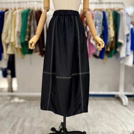 스티치 포인트 데님 스커트