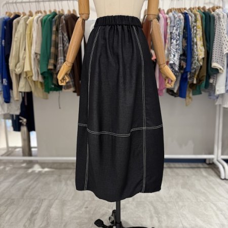 스티치 포인트 데님 스커트