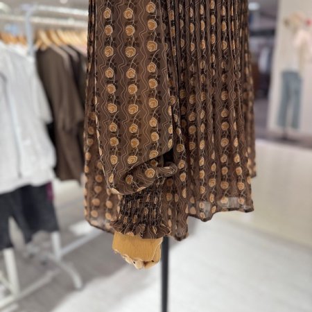 주름 체크 블라우스