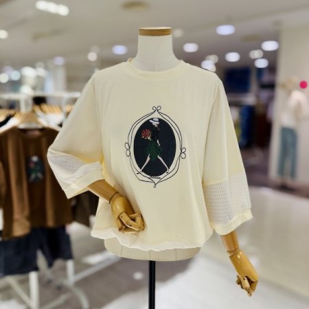 배색 포인트 꽃다발 티셔츠