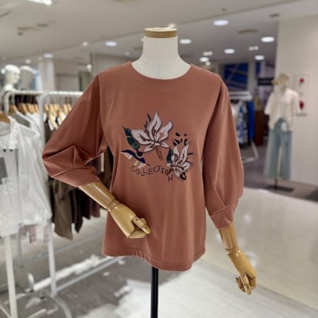 플라워 소매 꼬임 티셔츠