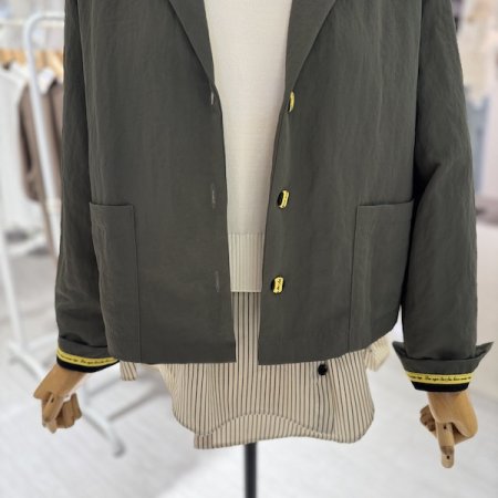 테잎 배색 숏 카라 자켓