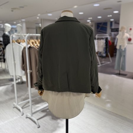 테잎 배색 숏 카라 자켓