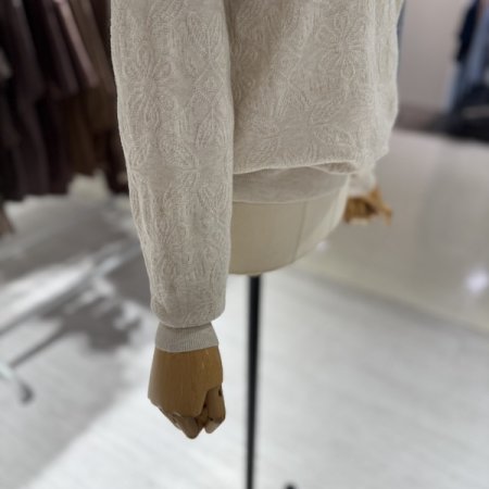 오픈 포인트 카라 긴팔 니트